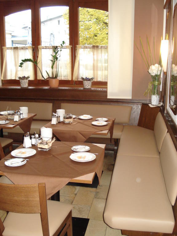 Hotel Almtalerhof Traun Exterior photo