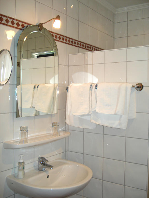 Hotel Almtalerhof Traun Room photo
